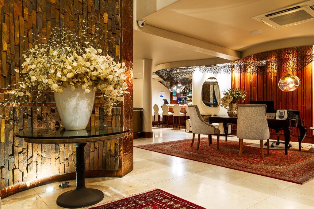 The Kimberley Anne Hotel — Kimberley